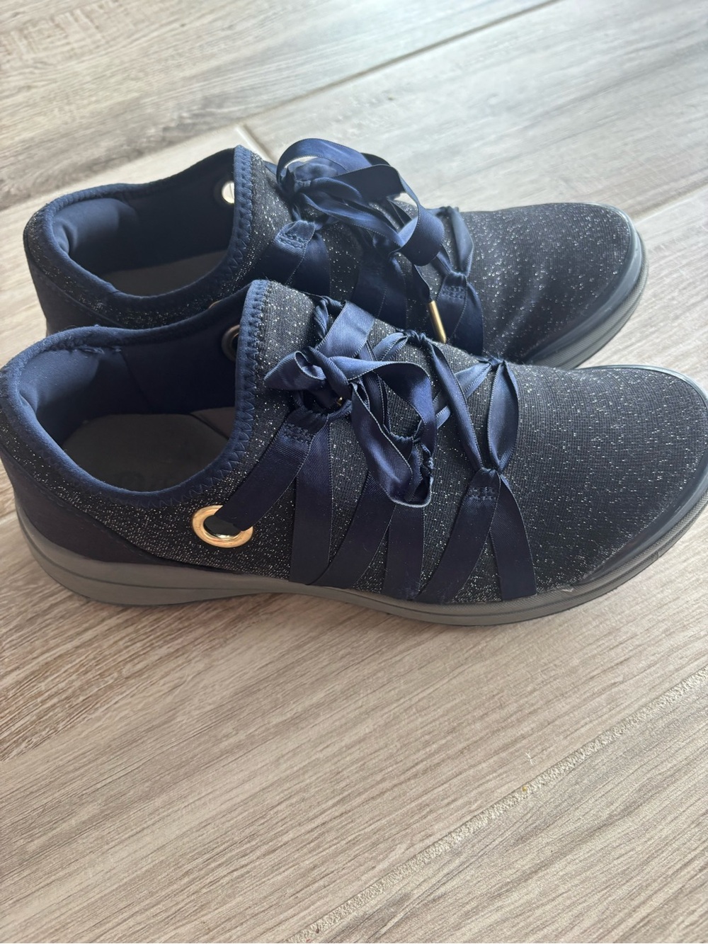 Bzees Navy Glitter Ribbon Lace-Up Sneakers size 8.5 Wide